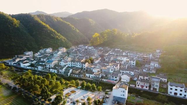 骑行赏枫、古村寻秋……被祁门的「枫景」治愈啦！| 皖美秋日