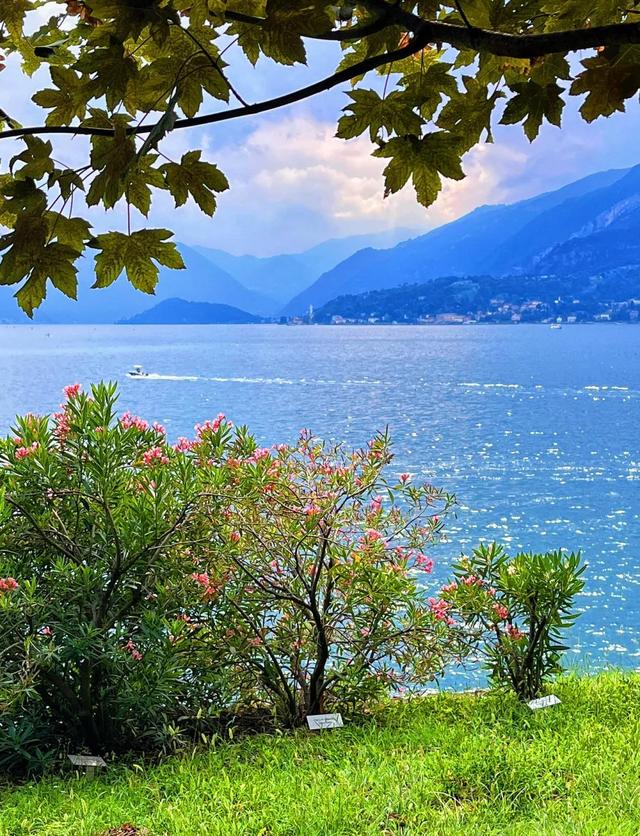 骑行圈内幕曝光：大佬们都去这！奶牛一脚踏两国，这个小城太硬核