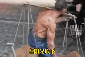 震撼！60岁农民大爷展示真实肌肉，生活不易但他们选择坚持!图片