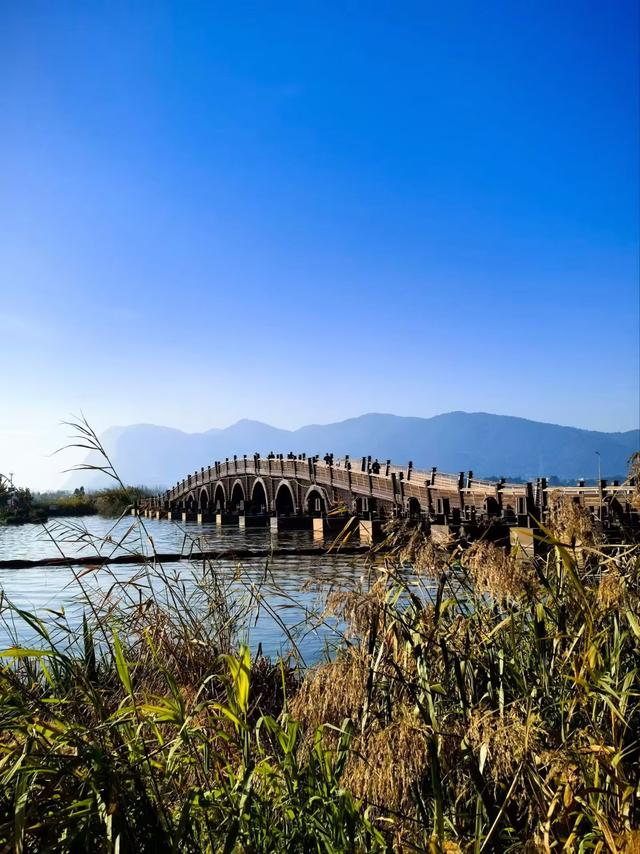 七孔浮桥牵手开合浮桥，把草海后海东风坝的氛围感拉满