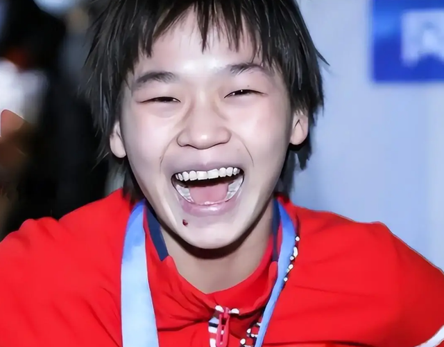 远离造神陷阱！全红婵带伤去滑雪，没想到令人担心的事还是发生了