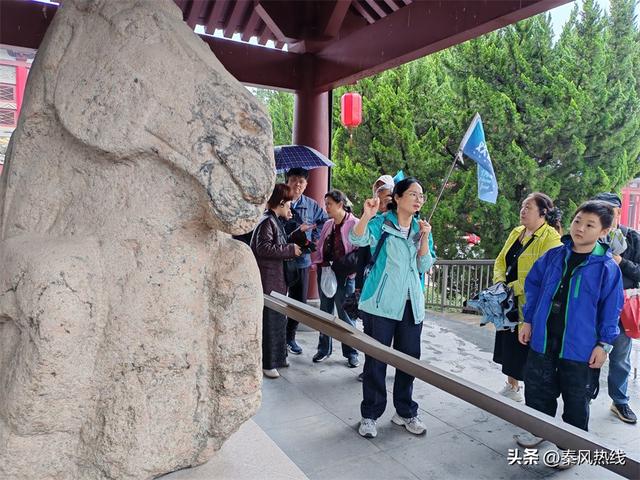 国庆长假首日 千余名游客走进茂陵 祭拜霍去病 体验汉文化