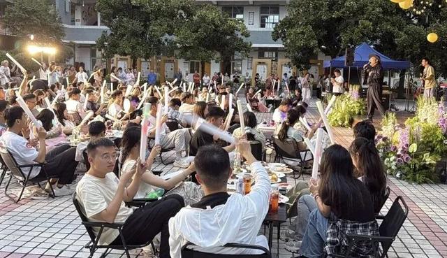 【网络中国节·七夕】七夕解锁交友新方式！百名青年的浪漫邂逅……
