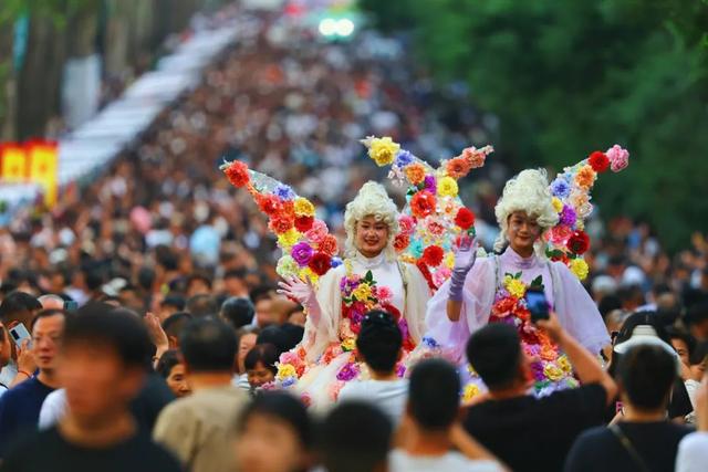 新华社聚焦！新民大街“新新新”带来“火热活”，赶紧来打卡~