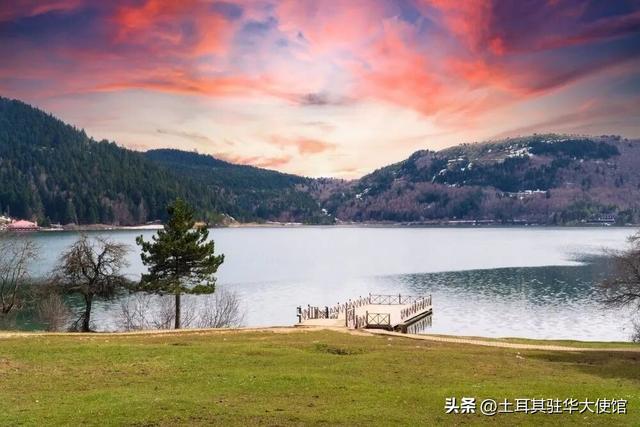 土耳其博卢之秋：七湖叠翠、阿班特揽胜与森林漫步的静谧时光