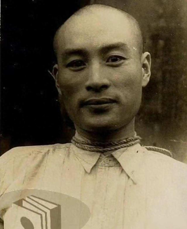 聂曦后人祭拜吴石将军，坟前一句话让人泪目！“我爷爷还在台湾”