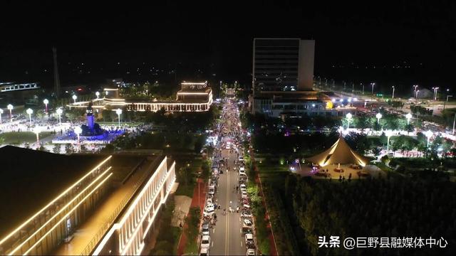 巨野：啤酒+足球+音乐 多彩活动引爆夏日夜经济