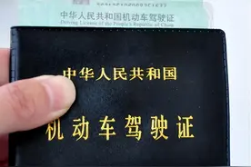 为啥考C1驾照的人越来越少？驾校教练说出真相，谁考谁是冤大头？图片