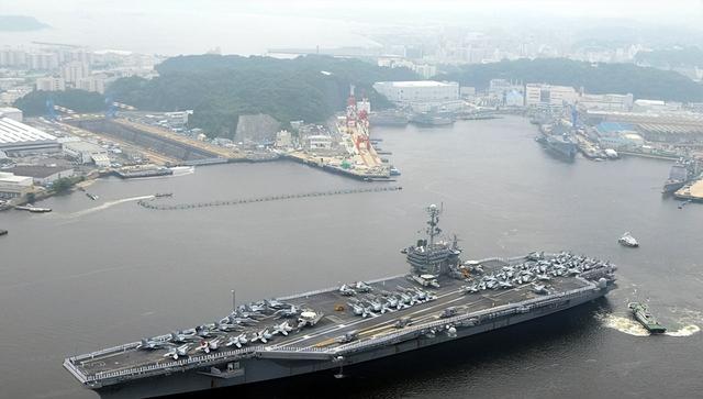 美航母驶离日本，中美刚挂断电话，高市一反常态，自卫队开始备战