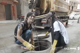 “我淘粪养你啦”！00后女生在深圳月薪5万，深夜崩溃时爸爸这样对她说图片
