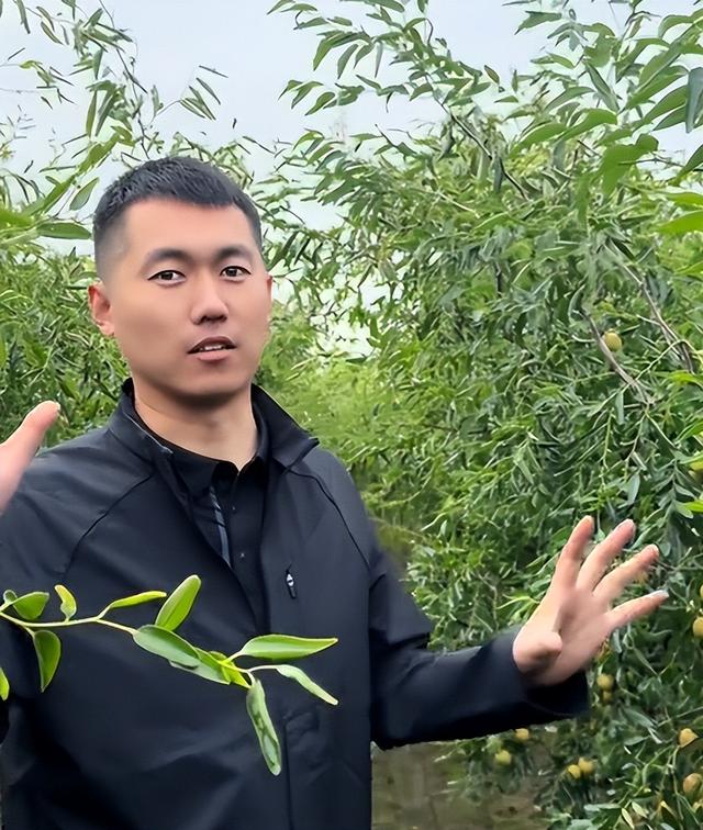 张自轩婚礼曝光！新娘强势、拒他两次亲密动作，岳父现场送车和卡