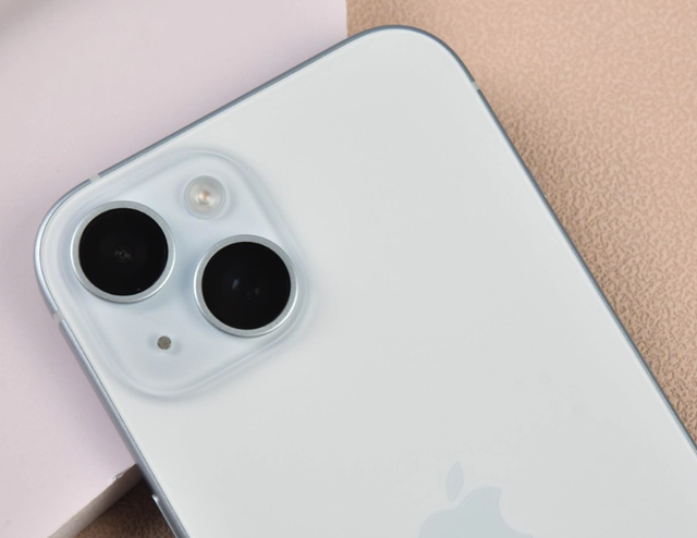 iPhone15跌至“谷底价”，成为三千档销量最高手机，256GB也不贵