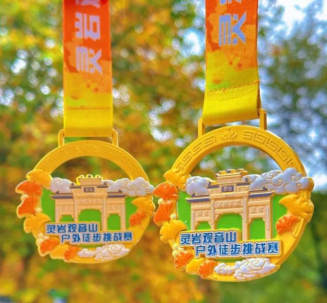 黄了！彩了！1h刹拢成都最近赏秋地，徒步拿奖牌、邂逅古寺银杏！老街美食好吃惨！