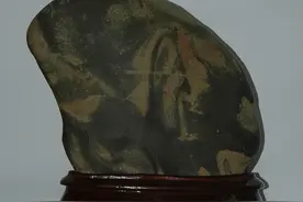 兰州惊现“毛泽东”头像黄河奇石，引众人瞩目图片