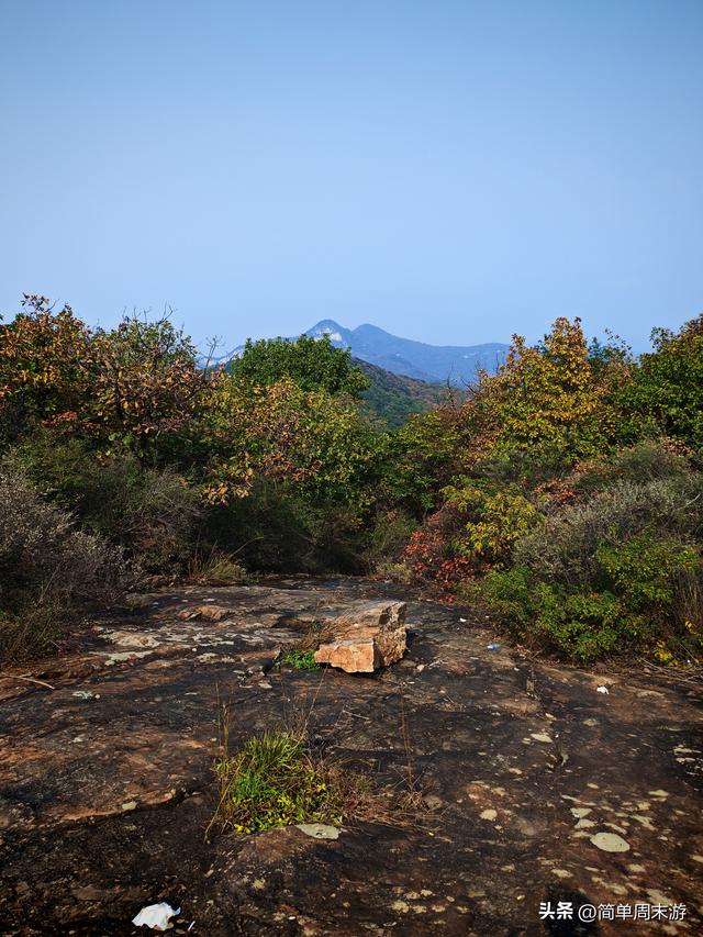 16）嵩山秋行记：27人踏秋赏红叶，从西山脊到古刹禅心
