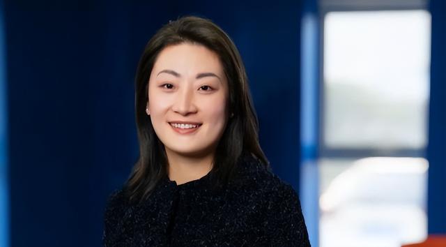 宣告卸任董事长仅半月	，宗馥莉“新身份	”曝光，宗泽后高兴早了