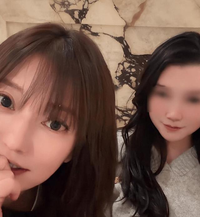 “封杀”4年后	，49岁赵薇财力现状被扒，结果估计和你想得不一样