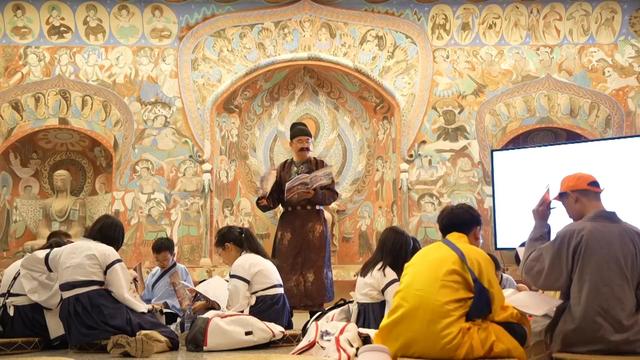 敦煌文旅“组合拳”激活消费新热潮