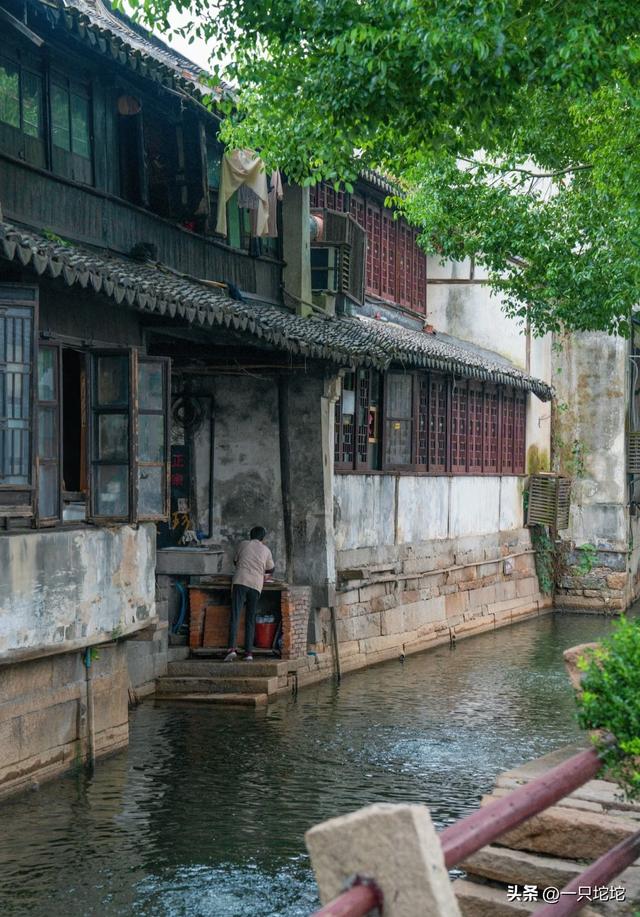 退休后若不差钱	，首选这5座城市久居：物价适配，日子舒服得刚好