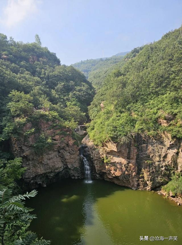 大山里有什么，泉水叮咚，溪水潺潺，山谷悠悠，人声鼎沸