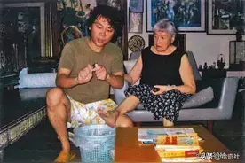 现实版寄生虫，中国小伙“爱上”耄耋新加坡富婆，上演了可耻骗局图片