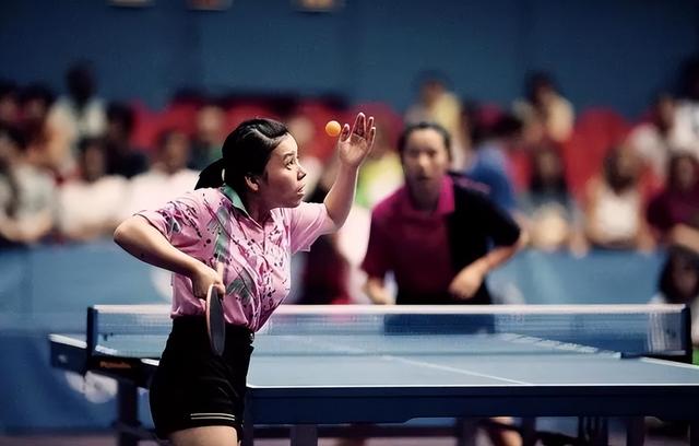败光20亿、向洋人下跪、国籍问题，邓亚萍身上的标签到底是真是假