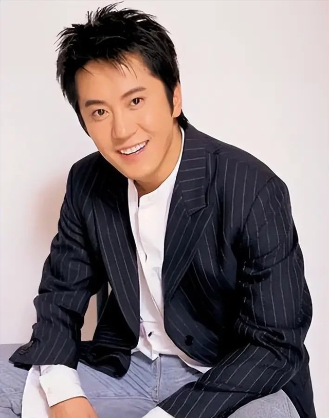他8次上春晚，作死被捕入狱，今56岁无人问津，老搭档也断了联系