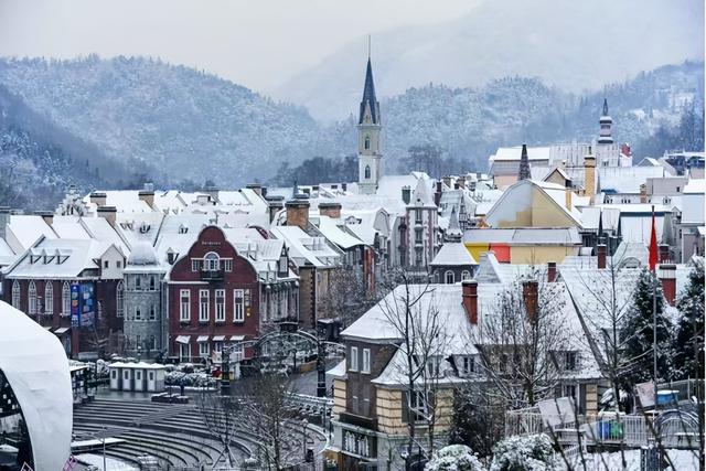 云崖伴暖汤 邂逅冰雪盛景与疗愈时光丨秋假游乡村②