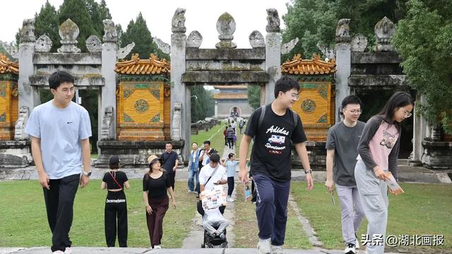 【知音湖北】2025年国庆中秋假日第一天文化和旅游市场情况综述