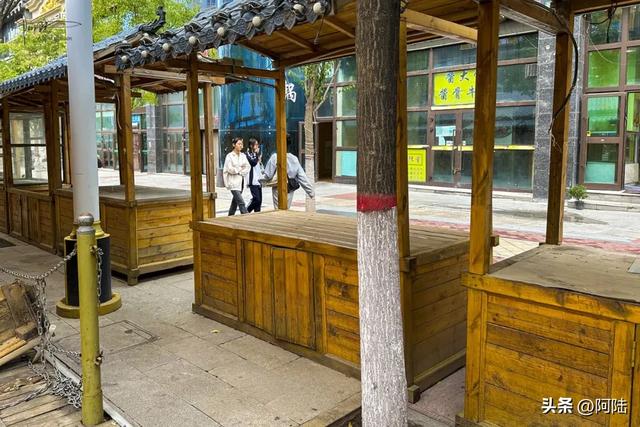 国内能跟昙花一拼的步行街、美食街很多，海东市平安坊现状如何？