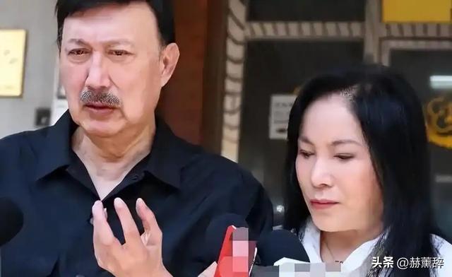 曾是一代歌王	，却沦为人尽皆知的台独分子，如今家破人亡下场凄凉