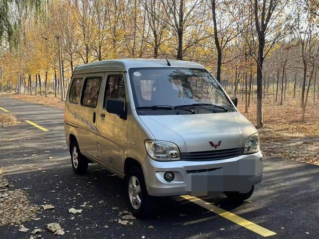 跑了23万公里的五菱之光：瘸腿父亲的腿，全家的饭碗，儿子的骄傲