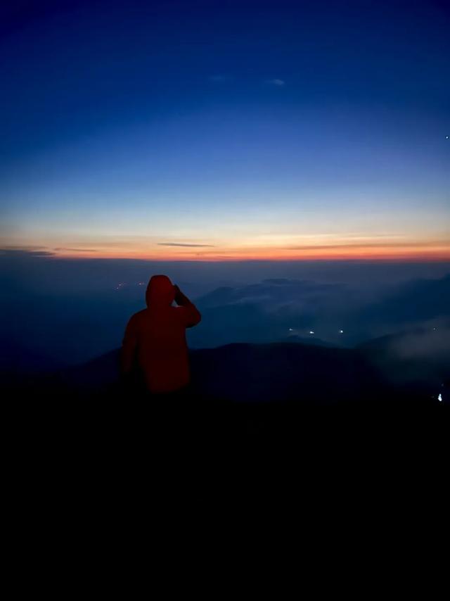 周末夜爬东灵山:于北京之巅邂逅日出云海之壮美