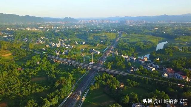 重庆藏着一个官方认证的“小成都”，特色宝藏美景多，你去过吗？