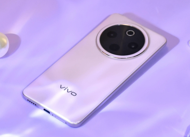 8010mAh+90W快充！vivo新机曝光