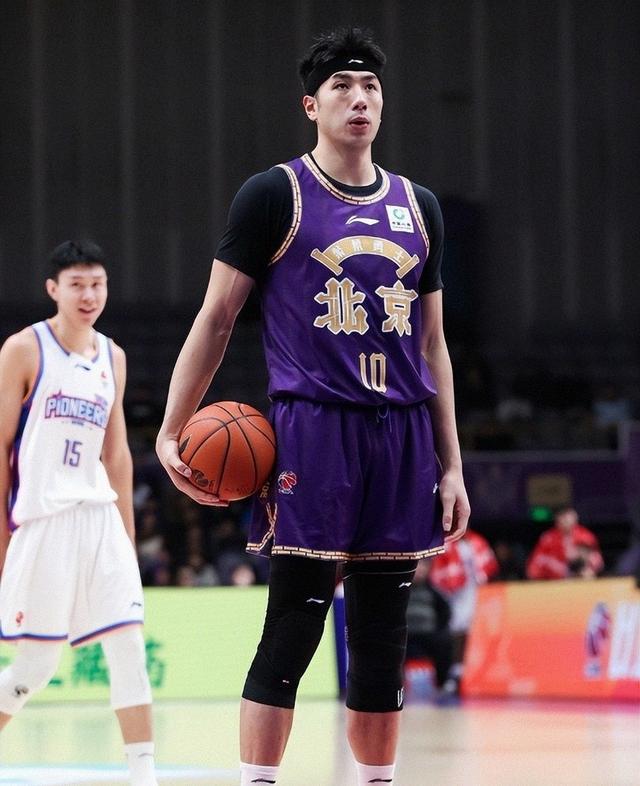 北控81-77辽宁，没想到张庆鹏的发言竟这么说	，杨鸣差得太多了