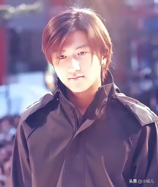 王菲也没想到，自己宝贝11年的男友谢霆锋，居然是个“扶妹魔”