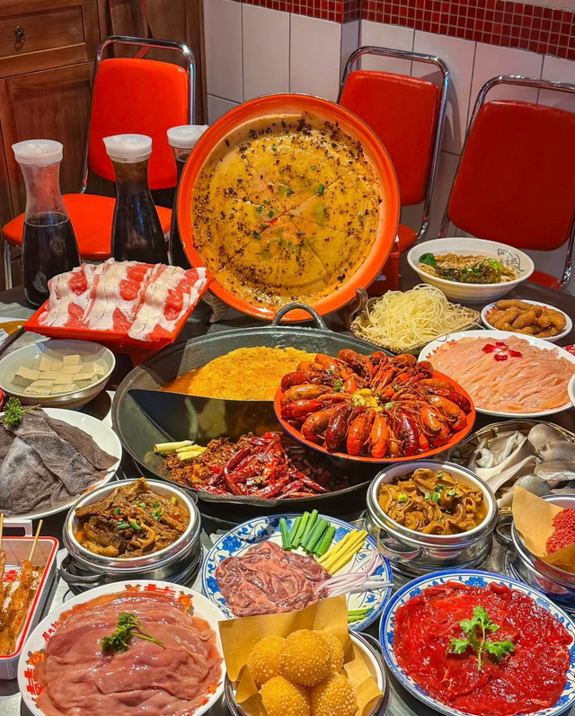朋友非要去开火锅店，投入几十万，现在每天营收2000，头发都白了