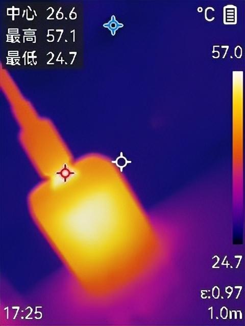 iPhone 17快充“绝配”！倍思同芯充Pro测评：45W满血充+同芯护机