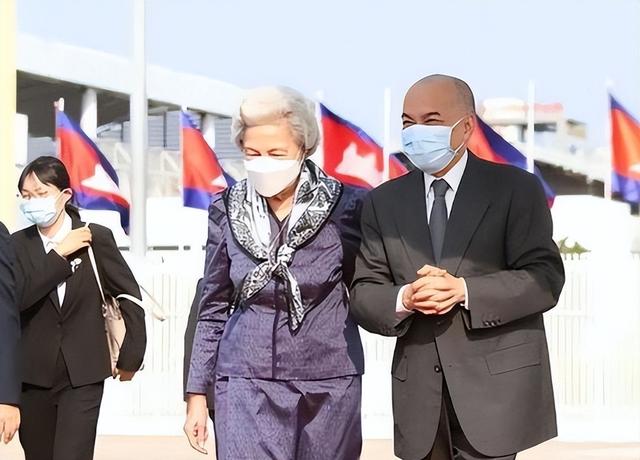 九三阅兵时间将近，不到24小时，又传来两国官宣访华消息，印度再翻脸，外交部送上六个字