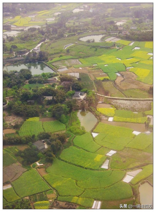 雪峰、云海、田陌 — 西藏林芝至成都空中俯瞰