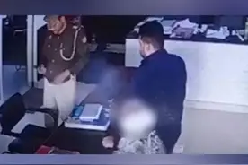 印度警察枪支走火正在办事女子被子弹射中头部！图片