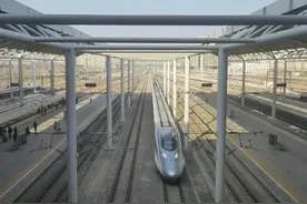 极限追踪，三列高铁连跨石家庄站，济南西:这个我熟图片