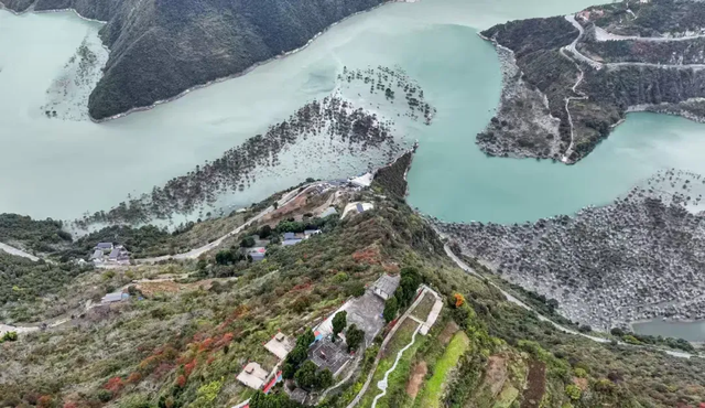 玉垒关下何奇？两江交汇！