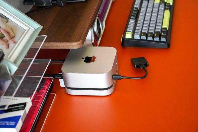 谁说Mac mini M4“外挂尿袋”不能从容优雅 腾隐P2000性能颜值都在线