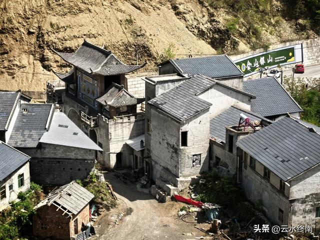 在中国“自然国心”鸡心岭，不但有大美山河，还有三省户籍的人家