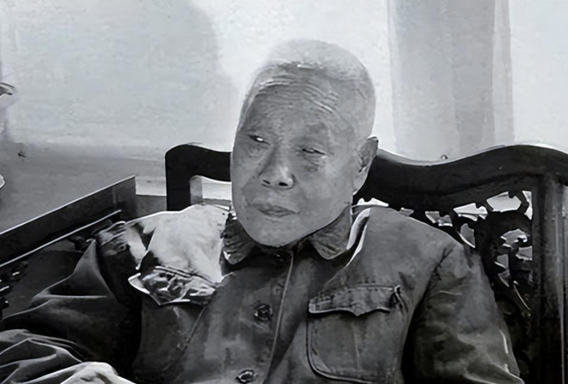 根本不算男人！清朝太监回忆：妃子洗澡不用手和避讳太监，侮辱人