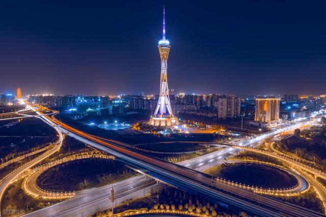 中国一城市是八大铁路枢纽，被誉为铁路心脏，这里能到任何城市