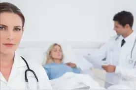 医生怒斥：胸口发闷呼吸不畅，或是4种病的“预警信号”，要重视图片