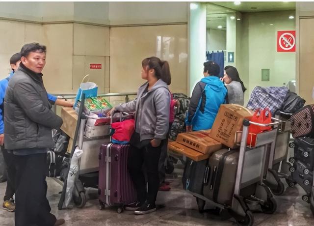 中国游客到朝鲜游玩，朝鲜人疑问：为什么中国人是这样的？